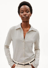 Lade das Bild in den Galerie-Viewer, NALAANNIA Stripe Blouse aus  Bio-Baumwoll Mix