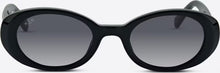 Lade das Bild in den Galerie-Viewer, Milan All Black Sonnenbrille

