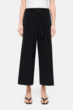 Lade das Bild in den Galerie-Viewer, Celeste  HOSE WIDE-FIT CROPPED