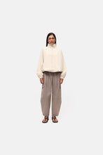 Lade das Bild in den Galerie-Viewer, Blossom cargo  BARREL HOSE CROPPED