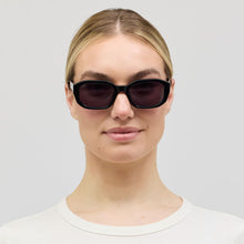 Lade das Bild in den Galerie-Viewer, Como All Black Sonnenbrille