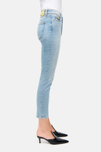 Lade das Bild in den Galerie-Viewer, Piper short  JEANS SLIM-FIT CROPPED