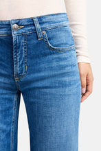 Lade das Bild in den Galerie-Viewer, Tess Jeans mid blue
