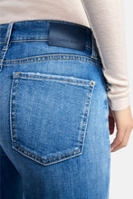Lade das Bild in den Galerie-Viewer, Tess Jeans mid blue
