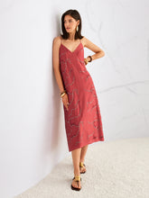Lade das Bild in den Galerie-Viewer, Mit Perlen besticktes Midikleid