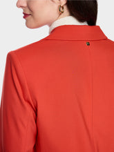 Lade das Bild in den Galerie-Viewer, Taillierter Blazer mit gerundetem Saum
