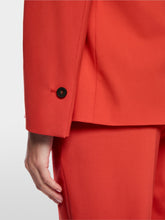 Lade das Bild in den Galerie-Viewer, Taillierter Blazer mit gerundetem Saum
