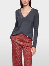 Lade das Bild in den Galerie-Viewer, Longsleeve mit Seidenbesatz
