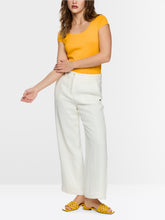 Lade das Bild in den Galerie-Viewer, Basicshirt aus Baumwollstretch in 2 Farben