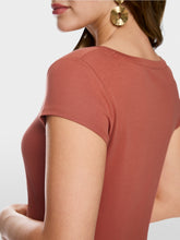 Lade das Bild in den Galerie-Viewer, Basicshirt aus Baumwollstretch in 2 Farben