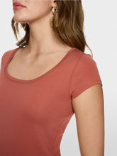 Lade das Bild in den Galerie-Viewer, Basicshirt aus Baumwollstretch in 2 Farben