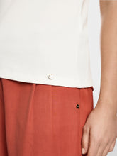 Lade das Bild in den Galerie-Viewer, Baumwollstretch-Shirt mit Cutout in 2 Farben