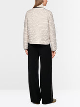 Lade das Bild in den Galerie-Viewer, Kurze Steppjacke mit Strick-Detail