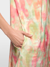 Lade das Bild in den Galerie-Viewer, Kleid mit Print "Rethink Together"