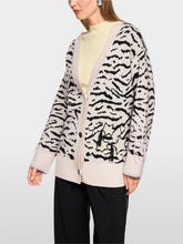 Lade das Bild in den Galerie-Viewer, Langer Cardigan mit Animal-Print
