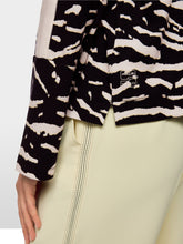 Lade das Bild in den Galerie-Viewer, Langarmshirt mit Animal Print
