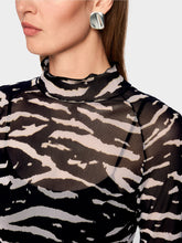 Lade das Bild in den Galerie-Viewer, Mesh-Shirt mit Animal Print
