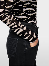 Lade das Bild in den Galerie-Viewer, Mesh-Shirt mit Animal Print
