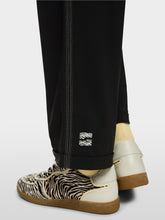 Lade das Bild in den Galerie-Viewer, Hose WUXI "Rethink Together"