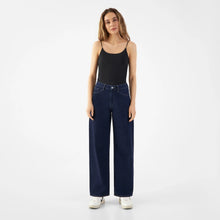 Lade das Bild in den Galerie-Viewer, ASH Barrel Leg Jeans in 2 Farben
