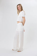 Lade das Bild in den Galerie-Viewer, Aurea Flared Knit Pants Off White