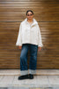 Kurze Wolljacke mit Stehkragen – Beige