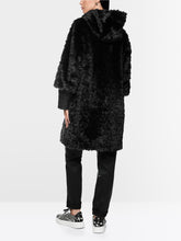 Lade das Bild in den Galerie-Viewer, Kapuzenmantel aus Fake Fur
