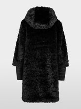 Lade das Bild in den Galerie-Viewer, Kapuzenmantel aus Fake Fur