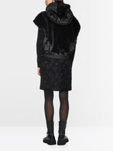 Lade das Bild in den Galerie-Viewer, Kuschelige Fake-Fur-Weste