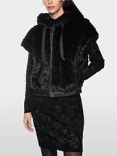 Lade das Bild in den Galerie-Viewer, Kuschelige Fake-Fur-Weste