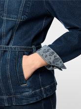 Lade das Bild in den Galerie-Viewer, Elegante Jeansjacke