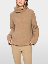 Lade das Bild in den Galerie-Viewer, Rollkragenpullover Knitted in Germany