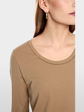 Lade das Bild in den Galerie-Viewer, Basic-Shirt mit Verzierung