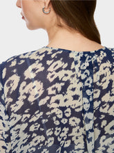 Lade das Bild in den Galerie-Viewer, Weite Bluse mit Animal Print