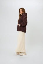 Lade das Bild in den Galerie-Viewer, BF Hoodie Good Karma Wave Truffle
