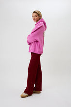 Lade das Bild in den Galerie-Viewer, BF Hoodie Nostalgia Heart Candy
