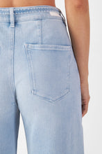 Lade das Bild in den Galerie-Viewer, BLINK Wide Barrel Jeans in 3 Farben