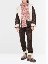 Lade das Bild in den Galerie-Viewer, Daunenjacke mit Curly-Teddy