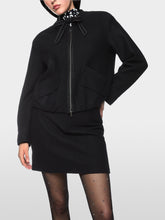 Lade das Bild in den Galerie-Viewer, Schurwolljacke Knitted in Germany