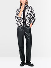 Lade das Bild in den Galerie-Viewer, Weicher Cardigan Knitted in Germany