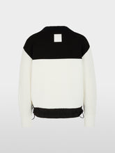 Lade das Bild in den Galerie-Viewer, Sportiver Pullover Knitted in Germany