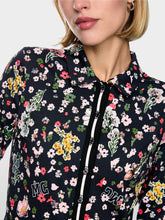 Lade das Bild in den Galerie-Viewer, Bluse mit Allover-Print