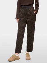 Lade das Bild in den Galerie-Viewer, Hose RANCHI im Relaxed Fit mit Leo-Print
