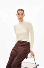 Lade das Bild in den Galerie-Viewer, Alaania Pullover in verschiedenen Farben
