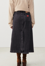 Lade das Bild in den Galerie-Viewer, JEANSROCK JOYBIRD IN 2 FARBEN
