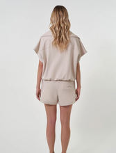 Lade das Bild in den Galerie-Viewer, LAVI SHORTS CAPPUCCINO
