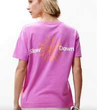 Lade das Bild in den Galerie-Viewer, T-Shirt super pink
