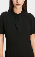 Lade das Bild in den Galerie-Viewer, Kleid mit Teilungsnähten

