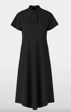 Lade das Bild in den Galerie-Viewer, Kleid mit Teilungsnähten
