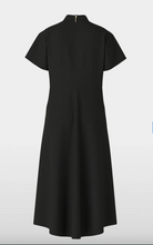 Lade das Bild in den Galerie-Viewer, Kleid mit Teilungsnähten
